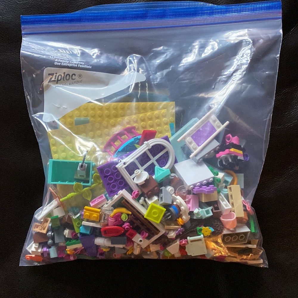 Lego’s HALF of a Gallon size bag filled loose bricks accessories building play